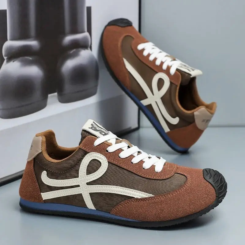 Men's Casual Retro Lightweight Soft White Sneakers Breathable Lace Closure Summer Multi-Purpose Walking Style Shoes