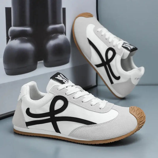 Men's Casual Retro Lightweight Soft White Sneakers Breathable Lace Closure Summer Multi-Purpose Walking Style Shoes