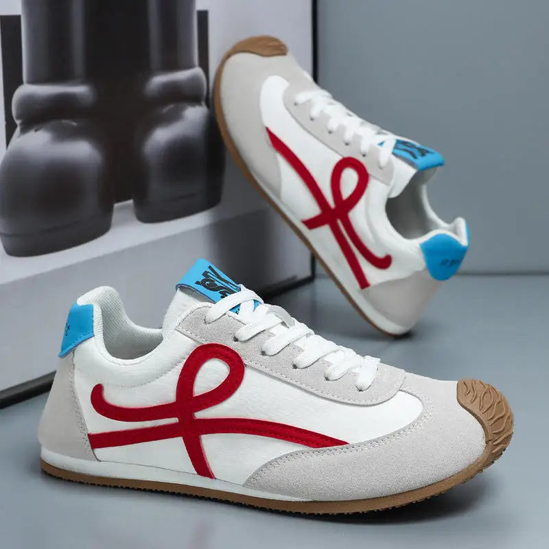 Men's Casual Retro Lightweight Soft White Sneakers Breathable Lace Closure Summer Multi-Purpose Walking Style Shoes