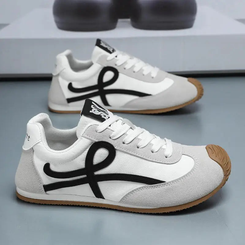 Men's Casual Retro Lightweight Soft White Sneakers Breathable Lace Closure Summer Multi-Purpose Walking Style Shoes